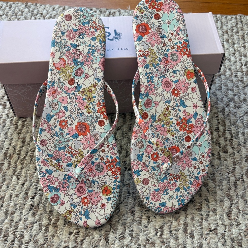 Sincerely Jules Floral Print Sandals - Multicolor